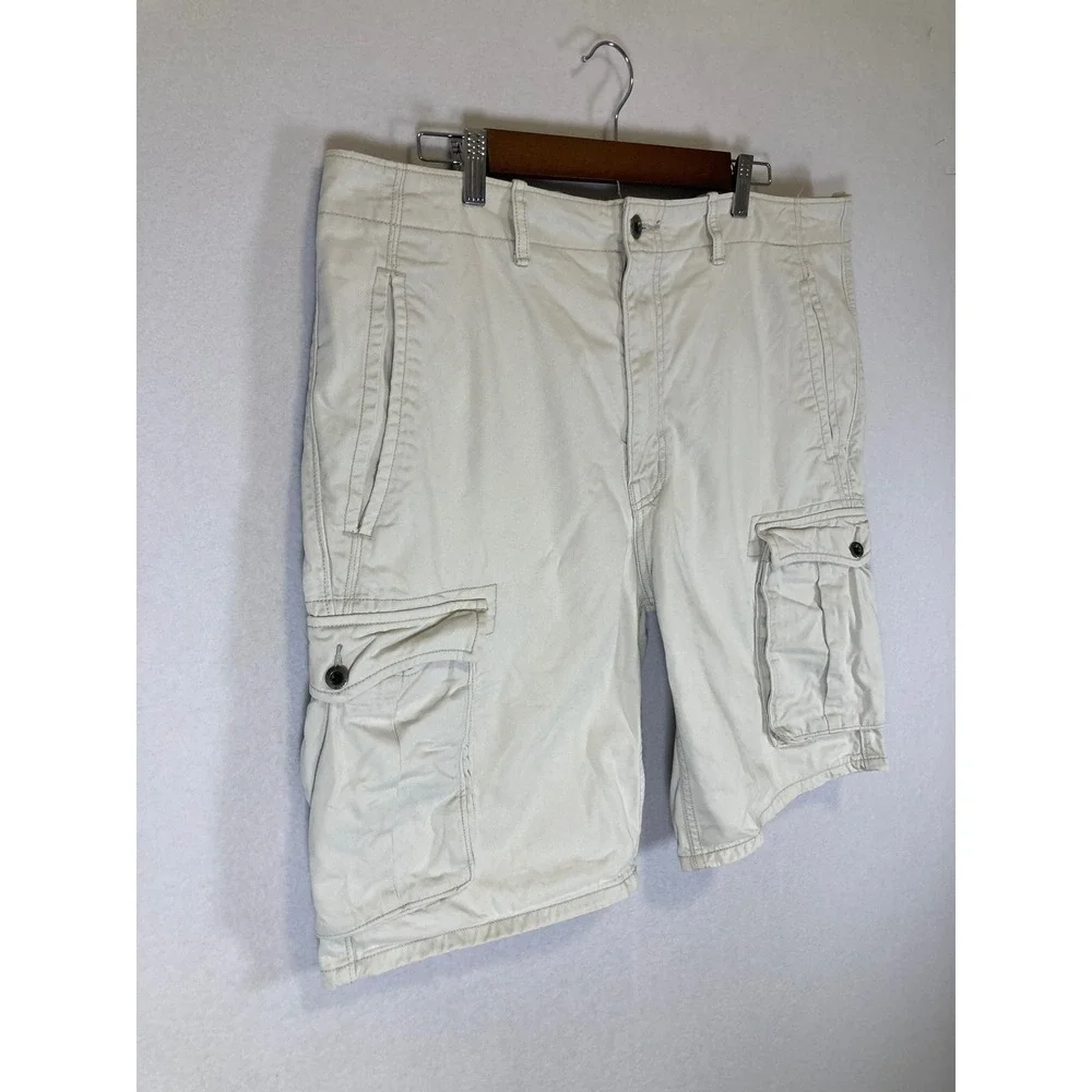 Rugged Utility Levi's Mens‎ 36 Cream Cotton Multi Pocket Cargo Shorts 12463-0028